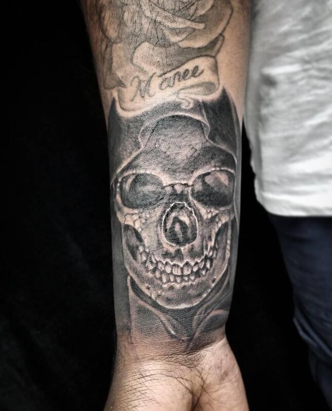 Skull,tattoo,black and grey,Overlord tattoo shop